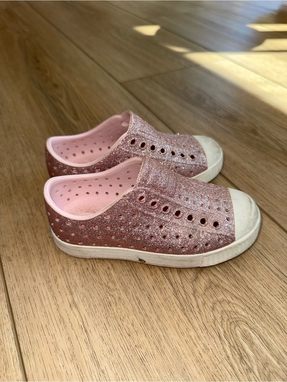 Native Kids Glitter Slip-On Sneakers - Rose Pink